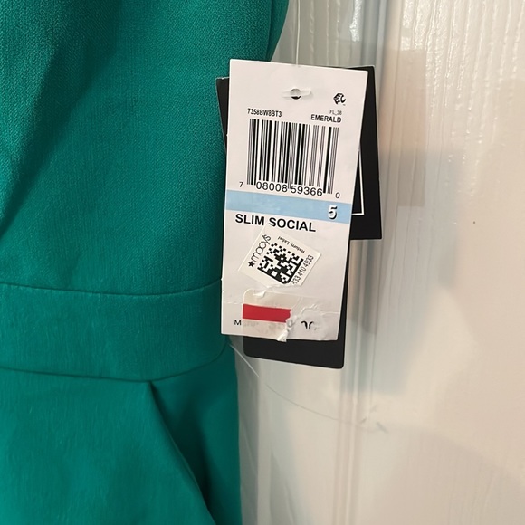 City Studio by Macys Emerald Green dress - Picture 2 of 4
